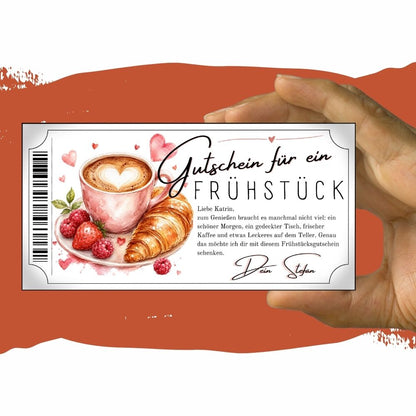 Frühstücksgutschein mit Genussteller aus Croissant und Beeren