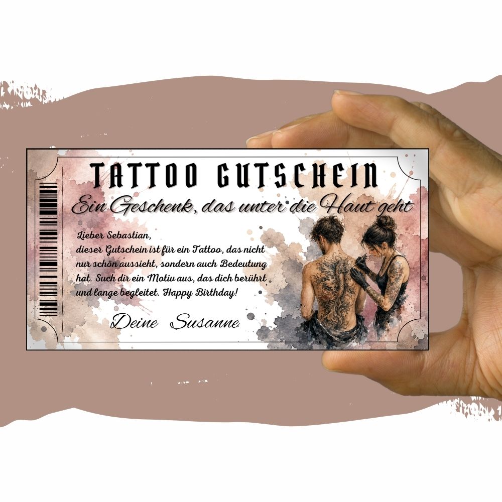 Tattoo Gutschein mit authentischem Tattoo-Prozess und rosé-grauem Hintergrund